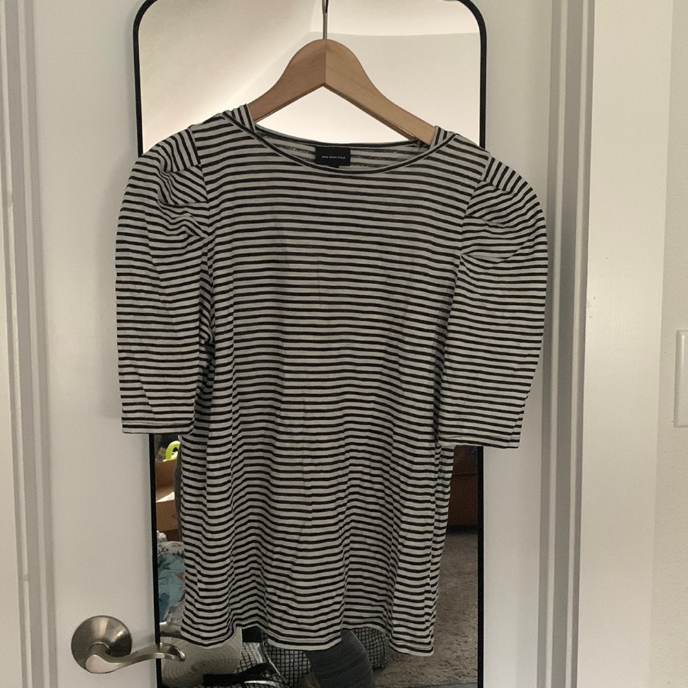 Striped shirt with puff sleeves